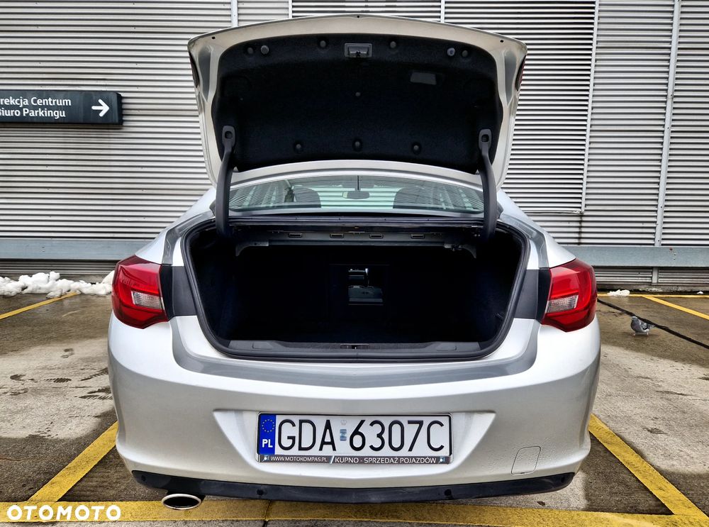 Opel Astra 1.4 T Business EU6 - 16