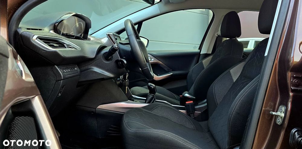 Peugeot 2008 1.6 e-HDi Allure S&S - 17