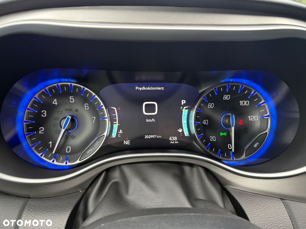 Chrysler Pacifica - 21