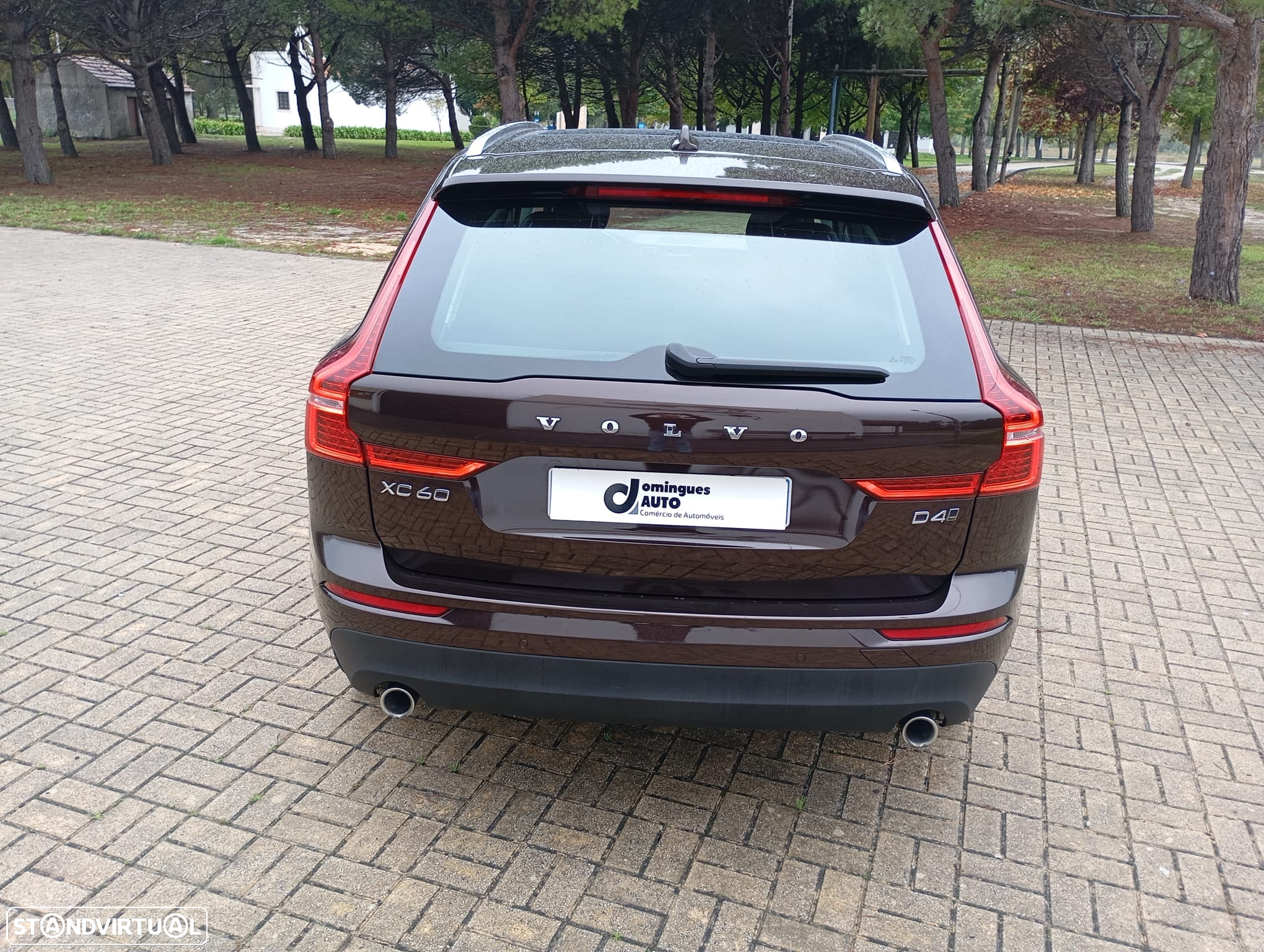 Volvo XC 60 2.0 D4 Momentum AWD Geartronic - 9
