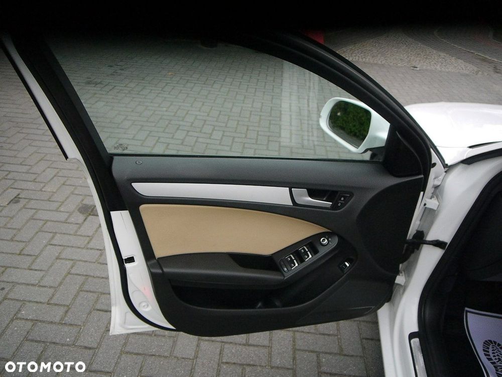 Audi A4 Avant - 30