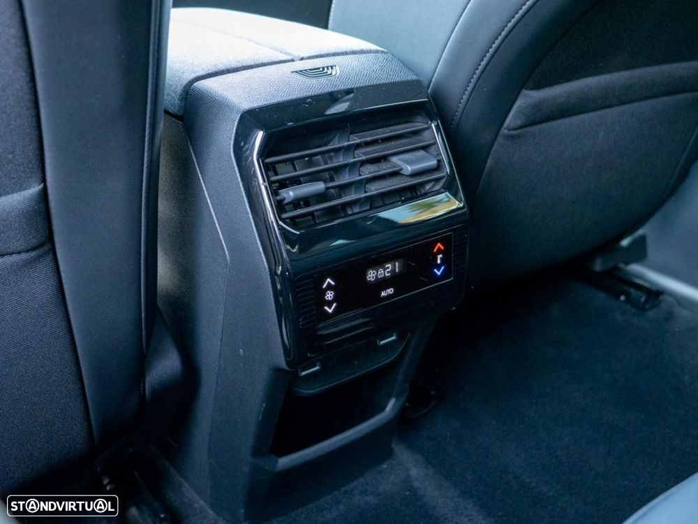 Peugeot E-5008 73 kWh Allure - 29