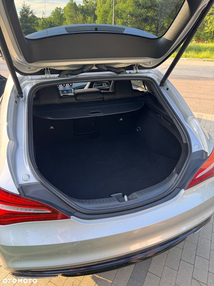 Mercedes-Benz CLA 220 4-Matic AMG Line - 8
