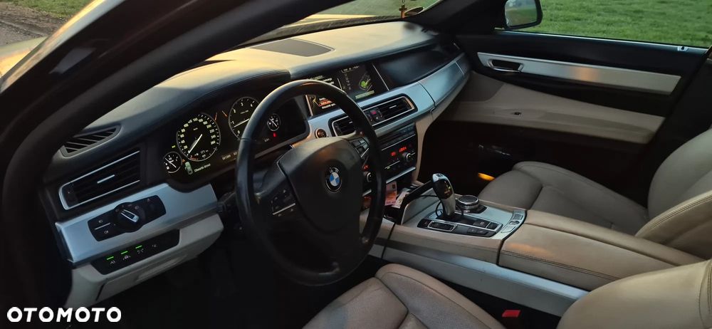 BMW Seria 7 730Ld Edition Exclusive - 4