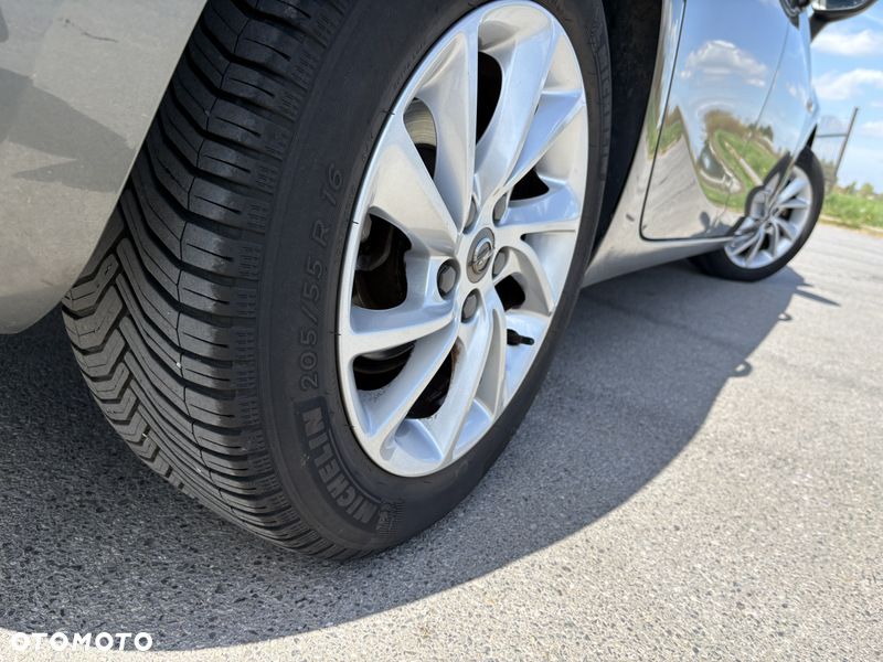 Opel Astra 1.4 Turbo Innovation - 28