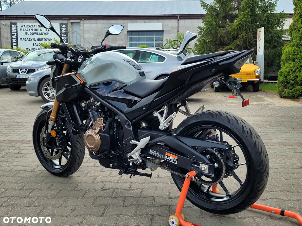 Honda CB - 8