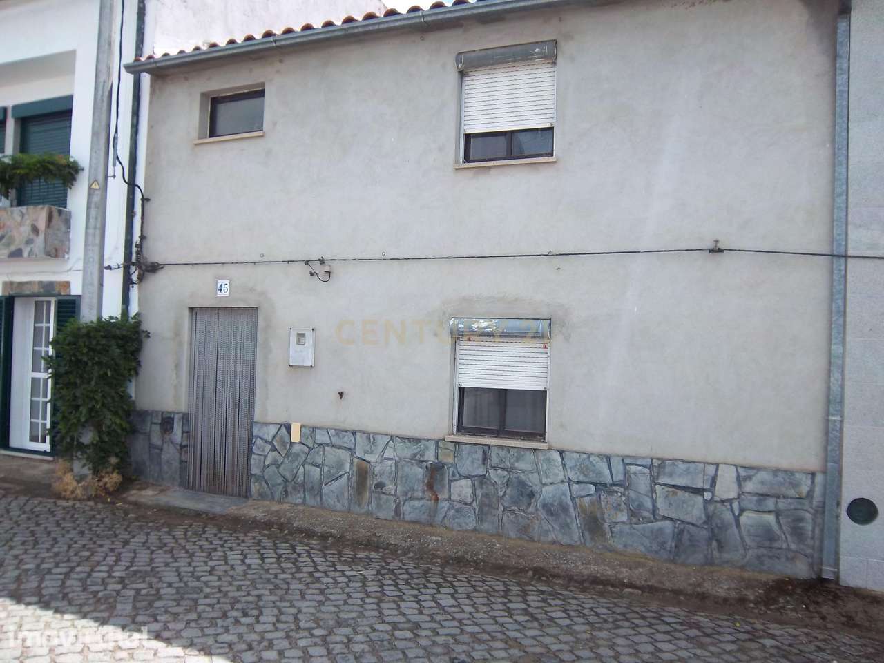 Moradia T3 Com Quintal, Rosmaninhal, Idanha-a-Nova - Grande imagem: 2/19