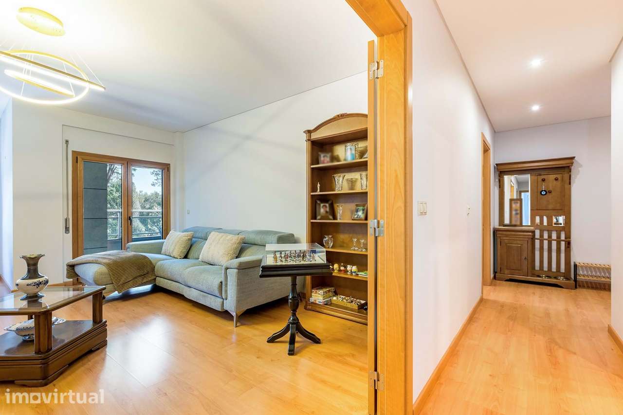 Malvarosa | T3 com 178m² e garagem para 4 carros – algo raro na zona! - Grande imagem: 3/23
