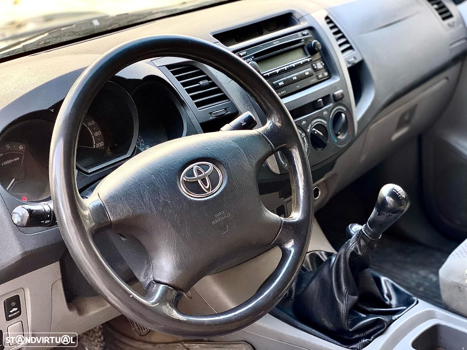 Toyota Hilux 2.5 D-4D 4WD CE - 19
