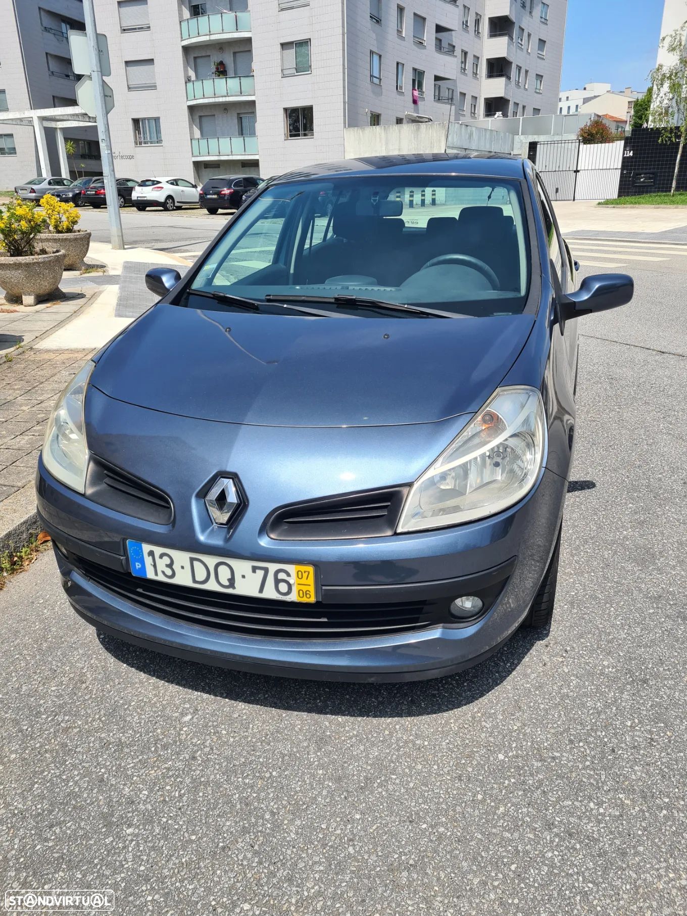 Renault Clio 1.2 16V Confort - 1