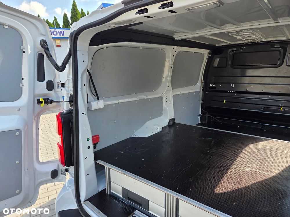 Opel Vivaro - 21