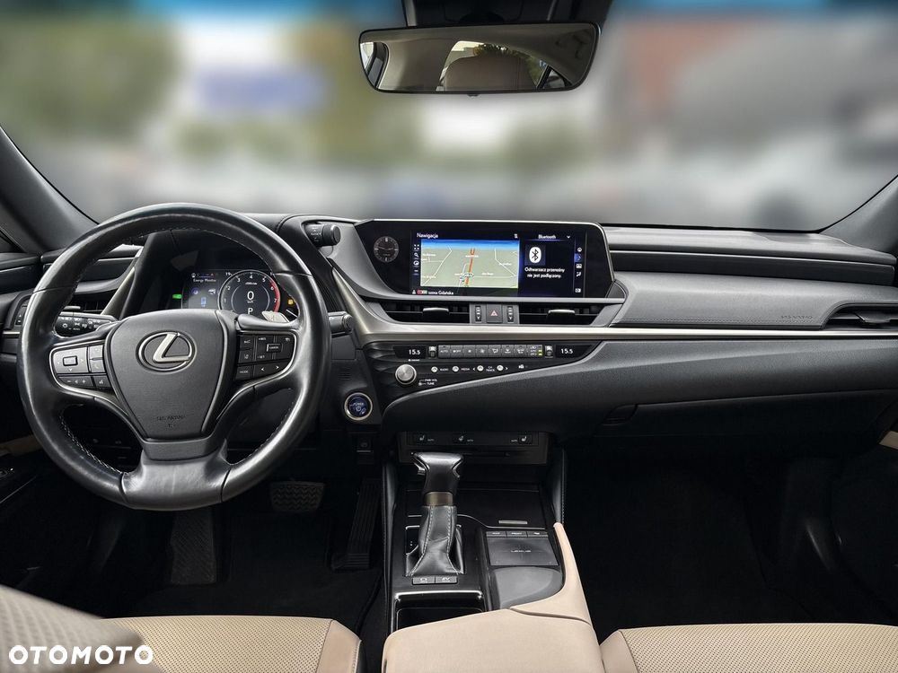 Lexus ES - 10