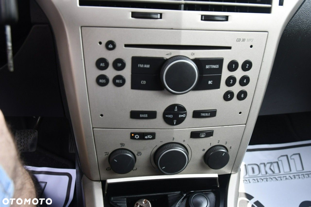 Opel Astra - 24