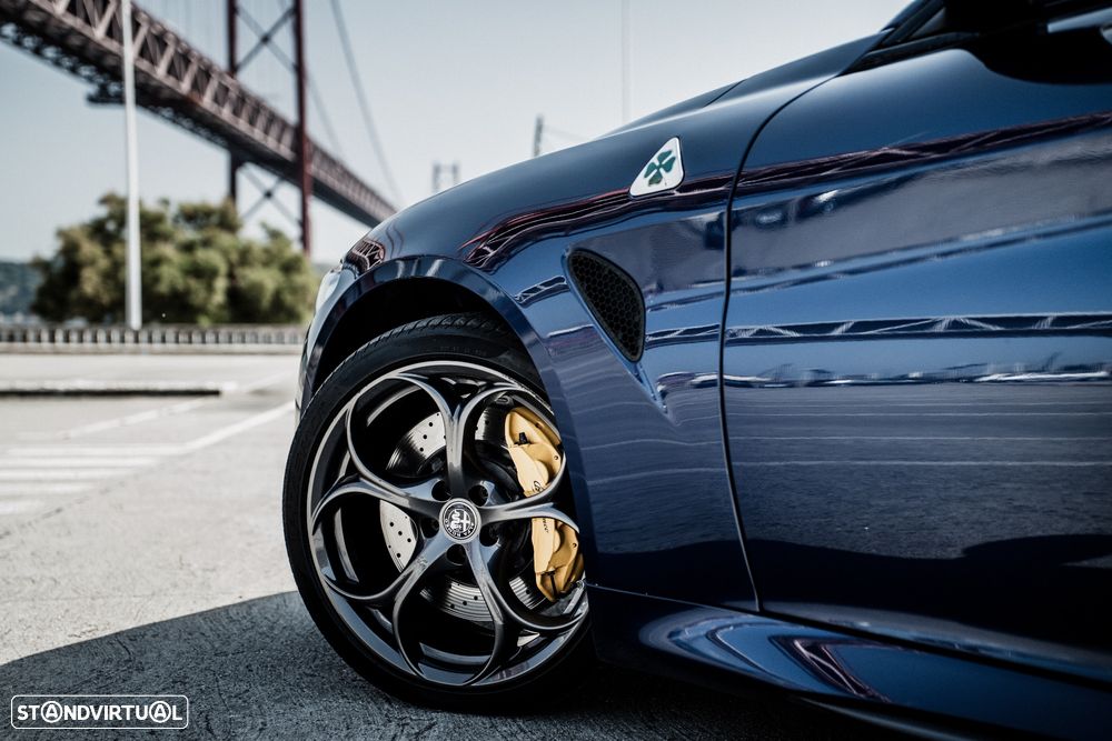 Alfa Romeo Giulia 2.9 Bi-Turbo Quadrifoglio AT8 - 19