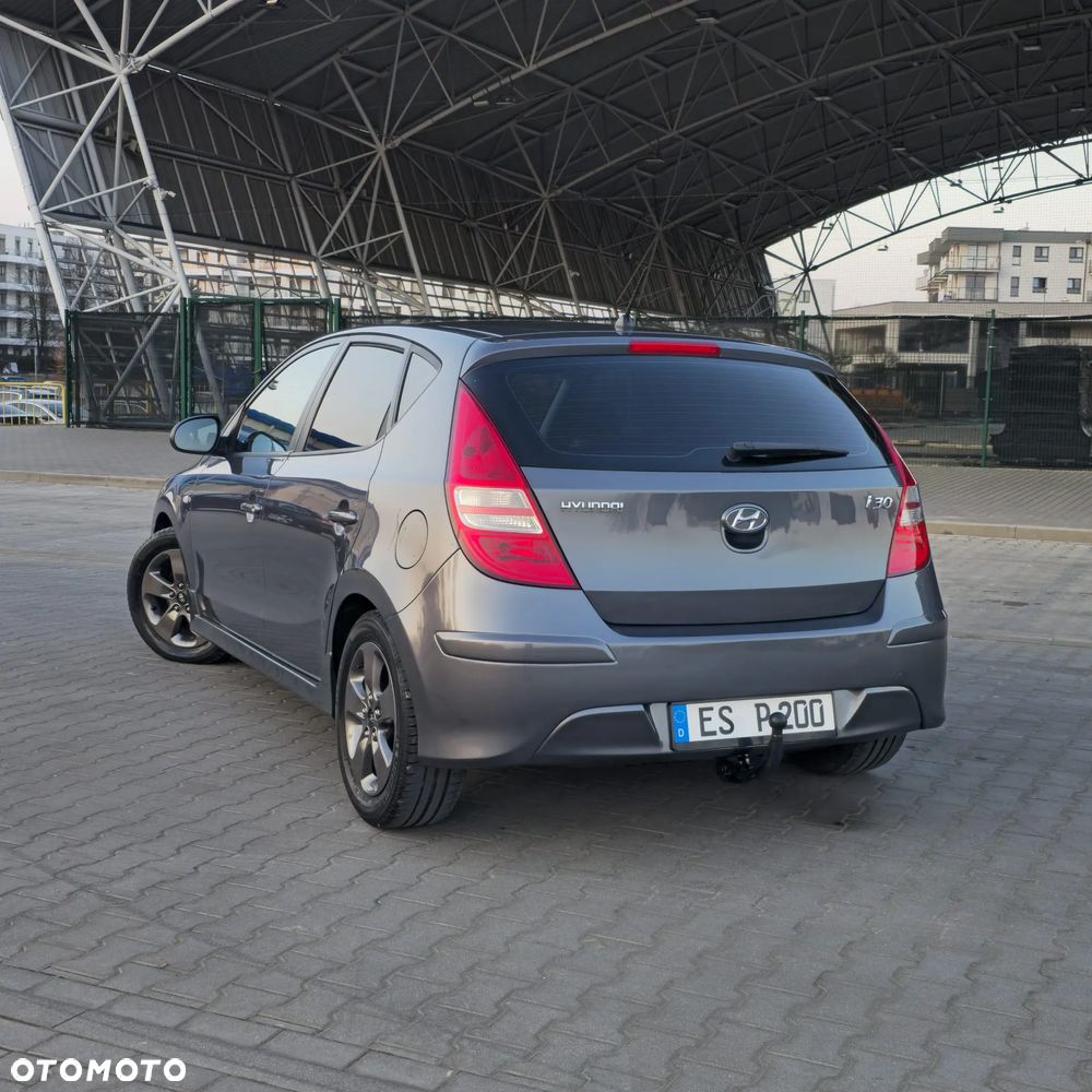 Hyundai i30 1.4 Blue Classic - 11