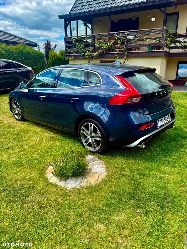Volvo V40 D2 R-Design - 2