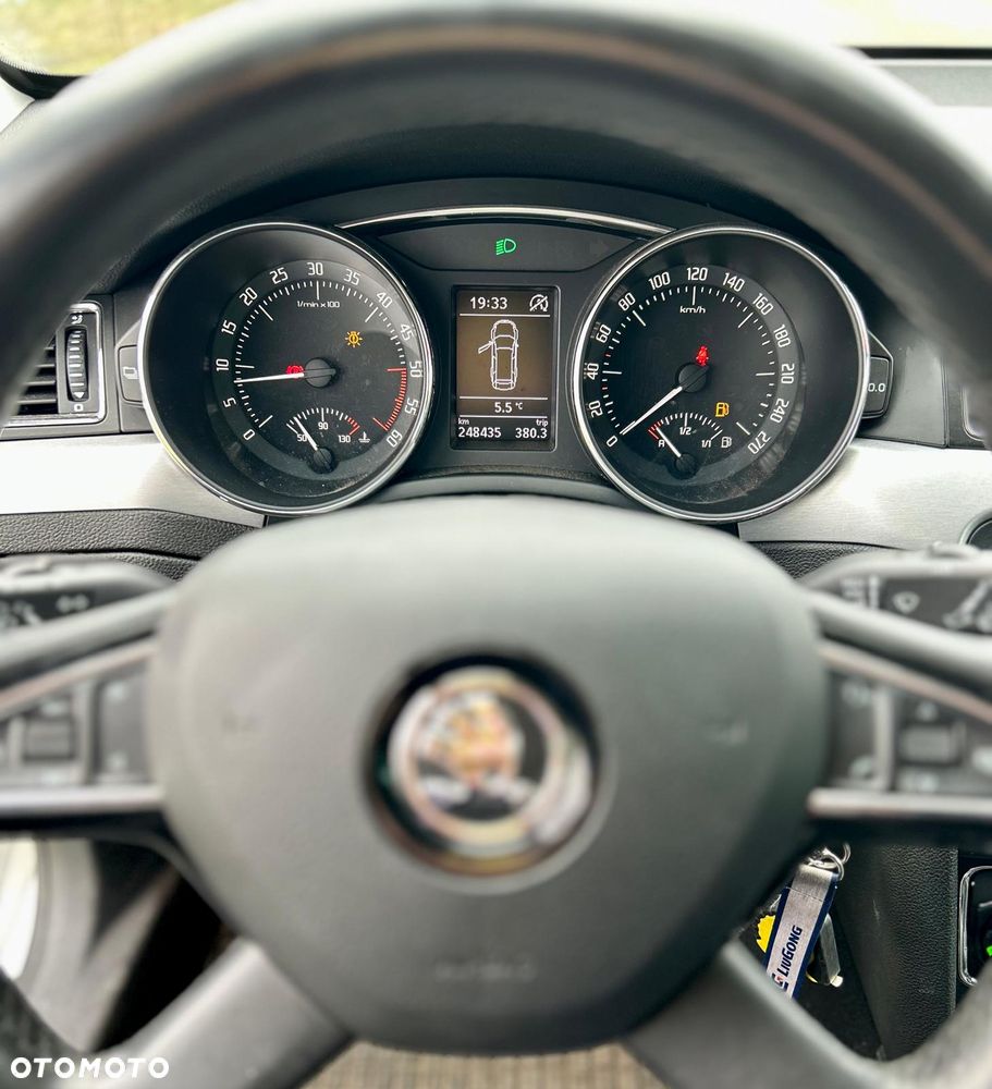 Skoda Superb 1.6 TDI Comfort / Active Greenline - 11