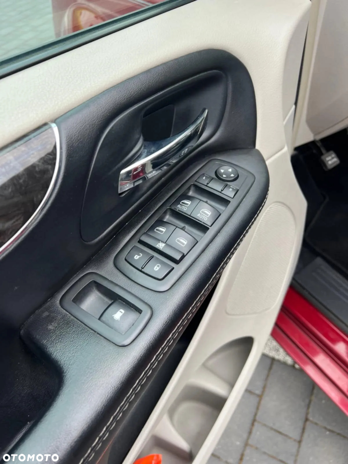 Chrysler Town & Country 3.6 Touring - 16