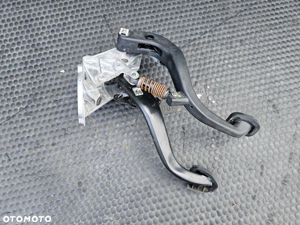 Pedały 678711/10 6761310 Pedał Czujnik Hamulca Sprzegła Stelaż Manual Europa BMW 3 E90 E91 E92 - 23