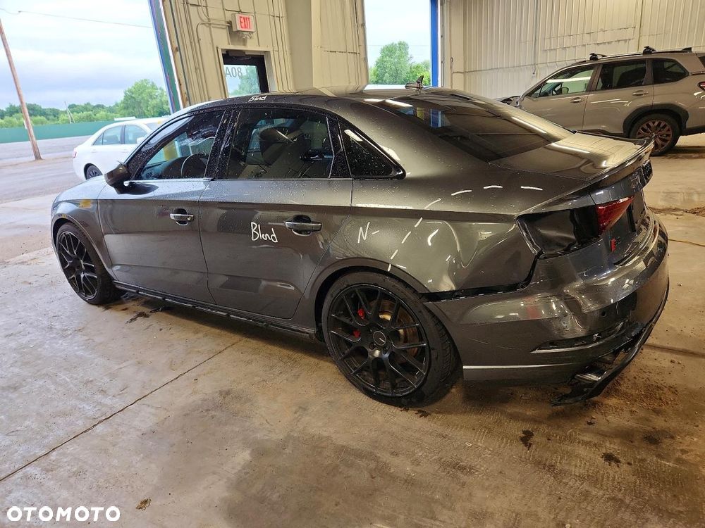 Audi S3 S tronic - 3