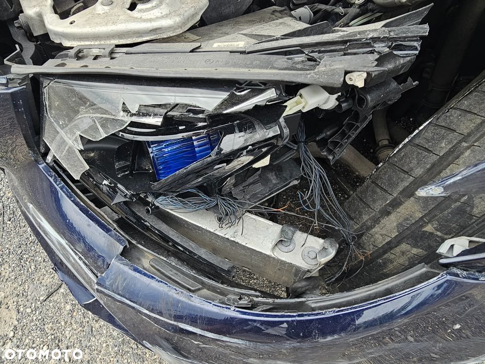 Mercedes-Benz Klasa E 220 d 4Matic 9G-TRONIC AMG Line - 21