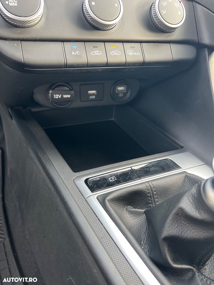 Hyundai Elantra 1.6 l 123 CP 6MT Classic - 10