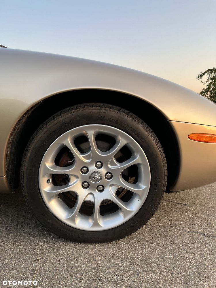 Jaguar XK8 - 10