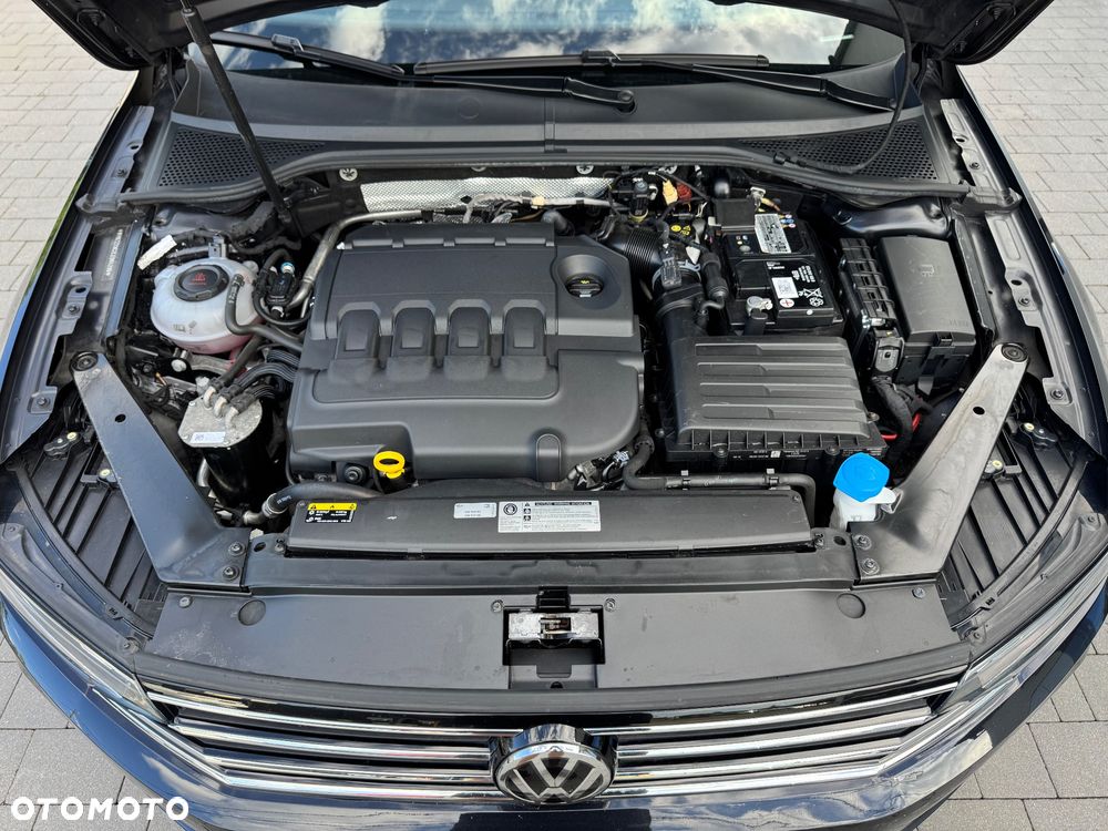 Volkswagen Passat 1.6 TDI SCR DSG Conceptline - 39
