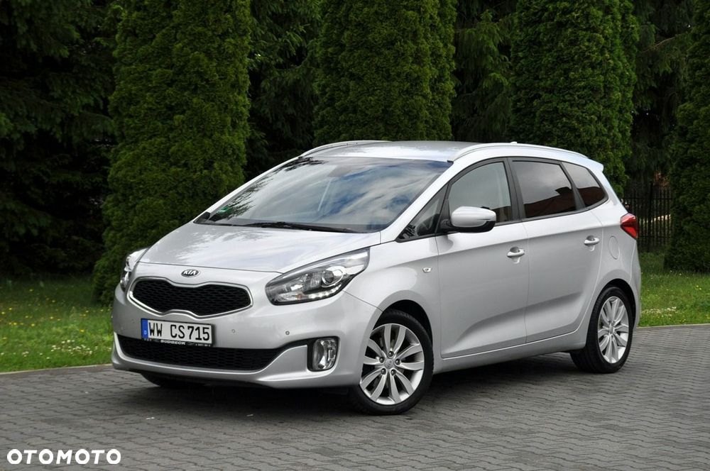 Kia Carens - 10