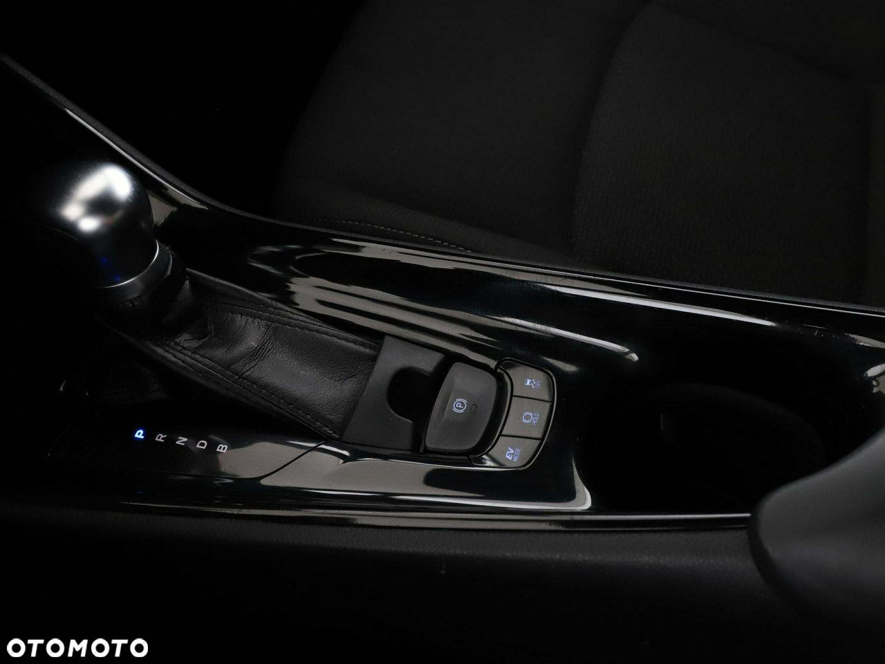 Toyota C-HR 1.8 Hybrid Comfort - 27