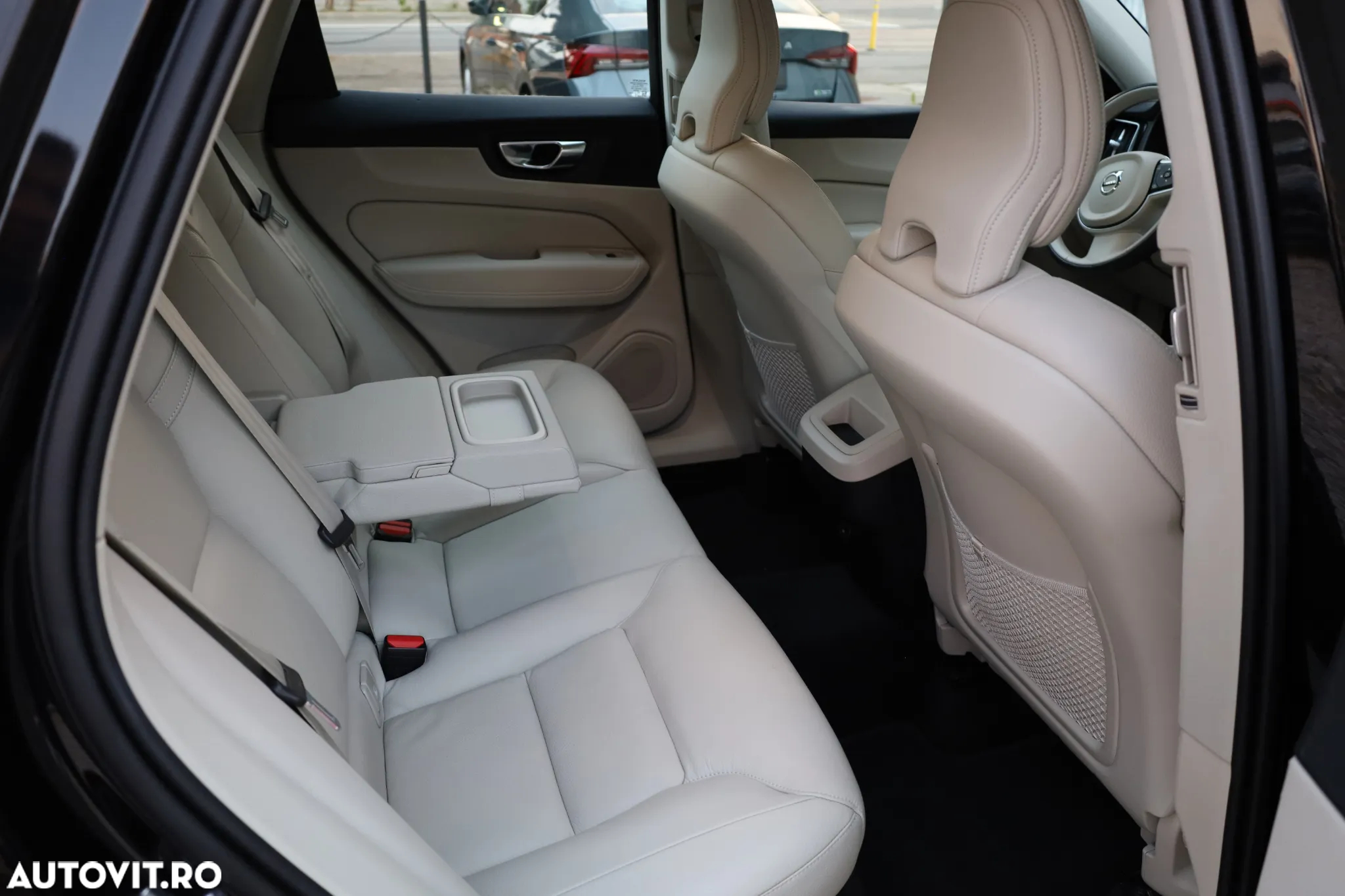 Volvo XC 60 B4 D Geartronic Momentum - 16