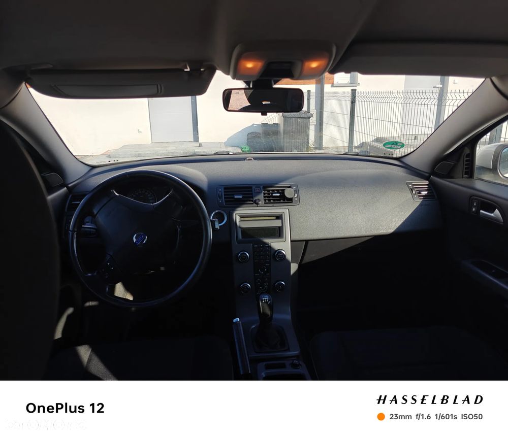 Volvo V50 1.6D DPF DRIVe - 6