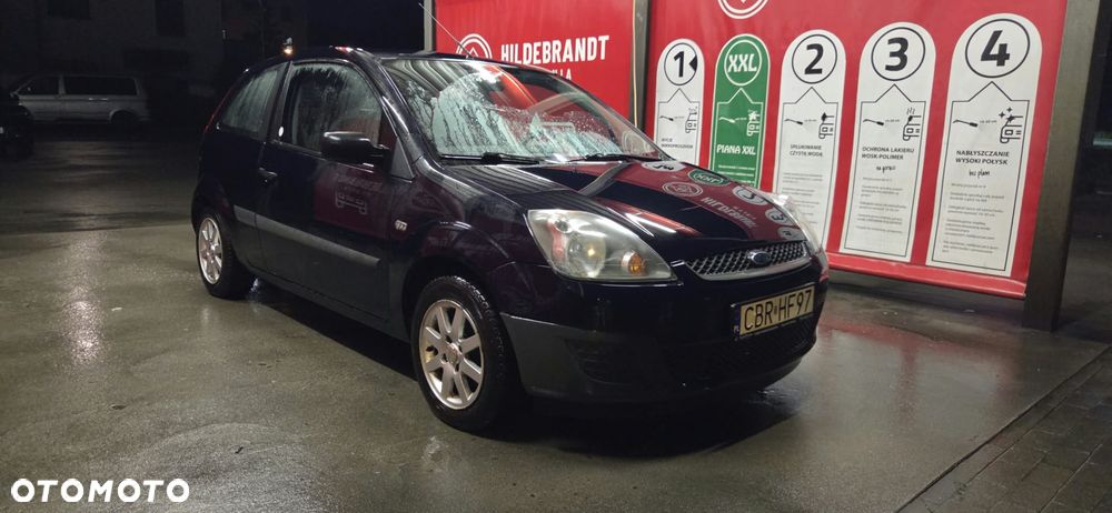 Ford Fiesta 1.3 Ambiente - 2