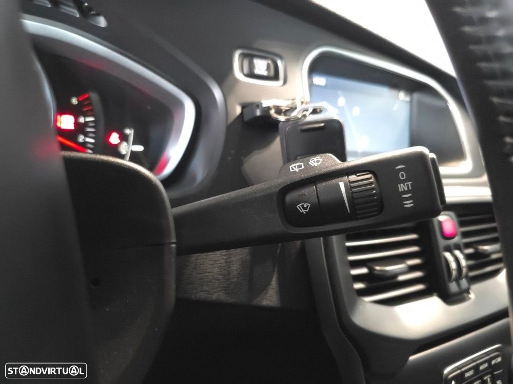 Volvo V40 1.6 D2 Momentum - 24