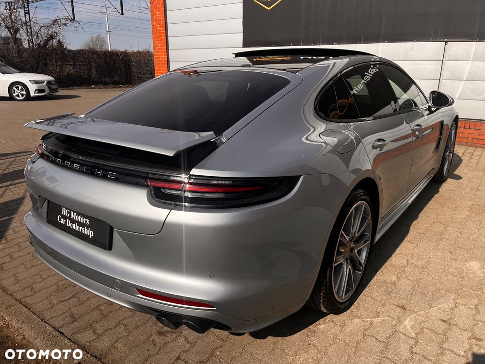 Porsche Panamera - 12