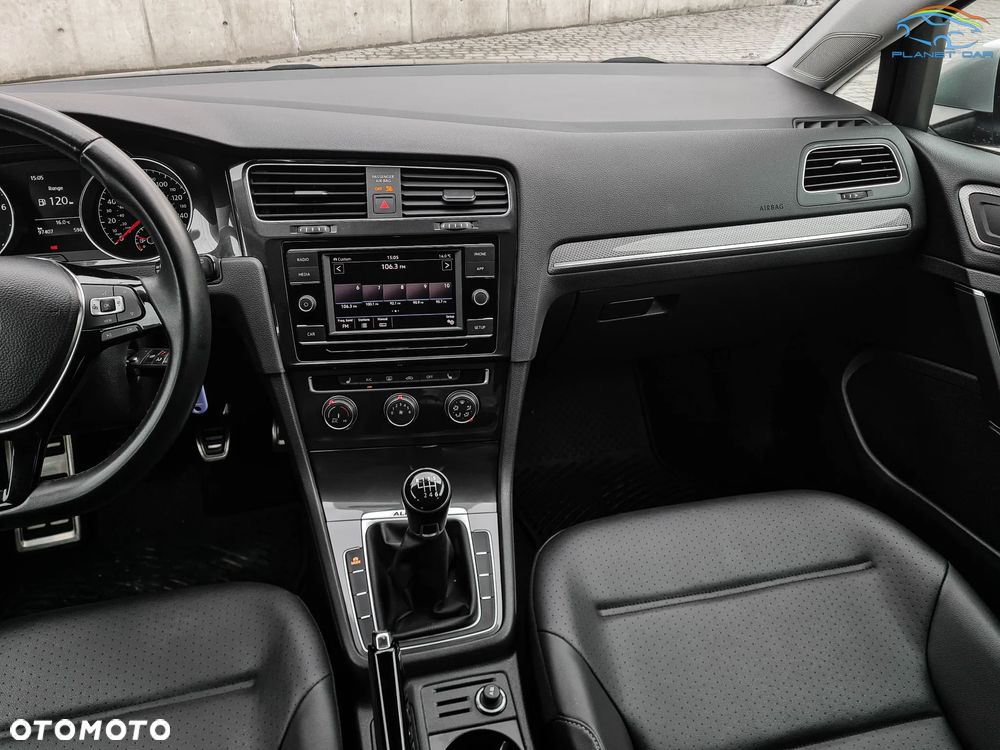 Volkswagen Golf - 24