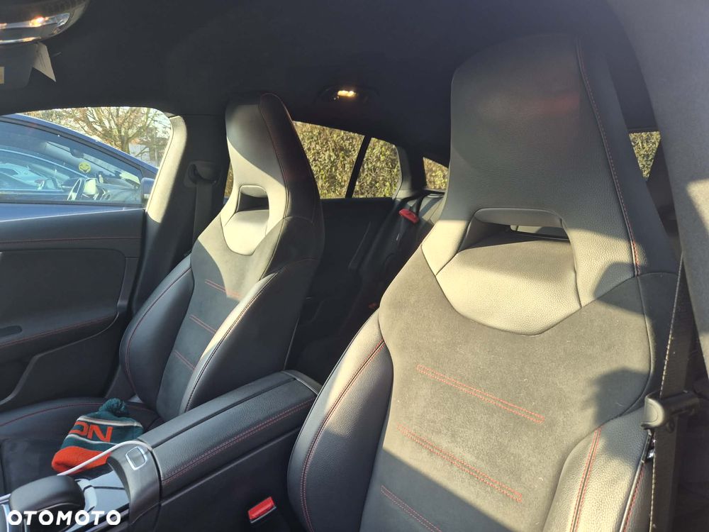 Mercedes-Benz CLA 200 7G-DCT - 8