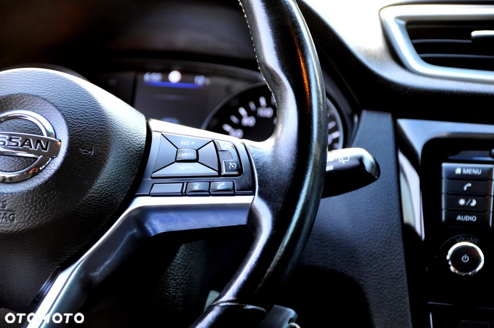 Nissan Qashqai 1.3 DIG-T DCT AKARI - 39