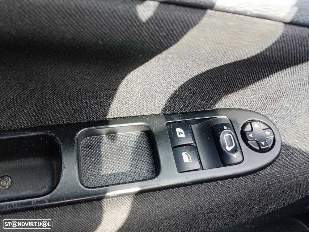 Peugeot 207 1.4 VTi Allure - 18