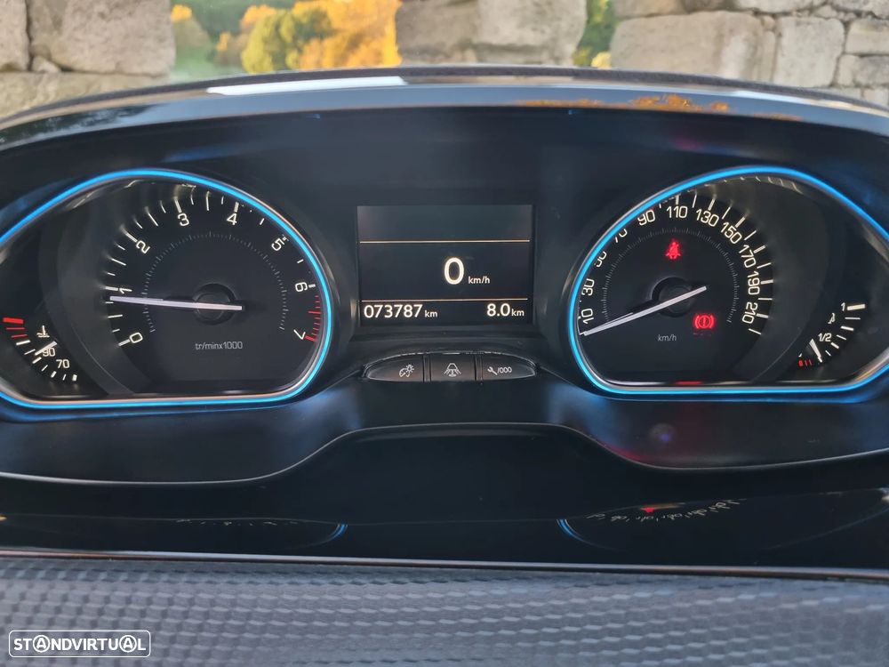 Peugeot 2008 1.2 PureTech Allure - 29