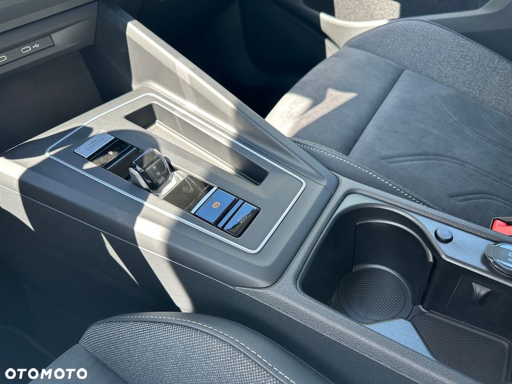 Volkswagen Golf - 23