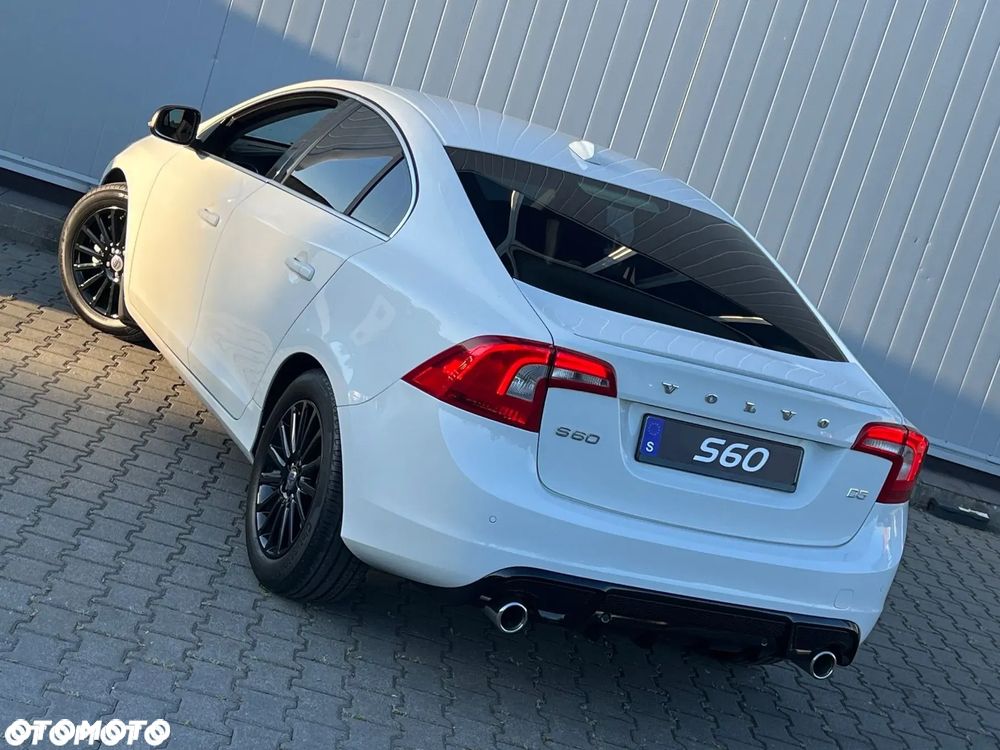 Volvo S60 D5 R-Design Summum - 8