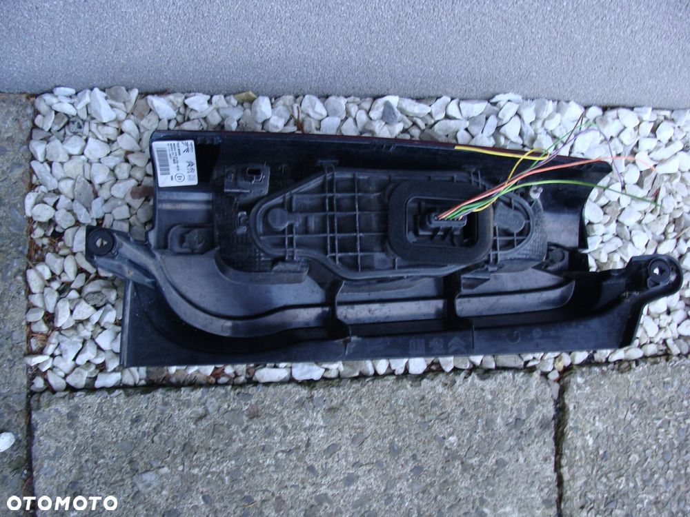 lampa lewy tył combo e rifter partner iv proace 9820554880 !! - 4