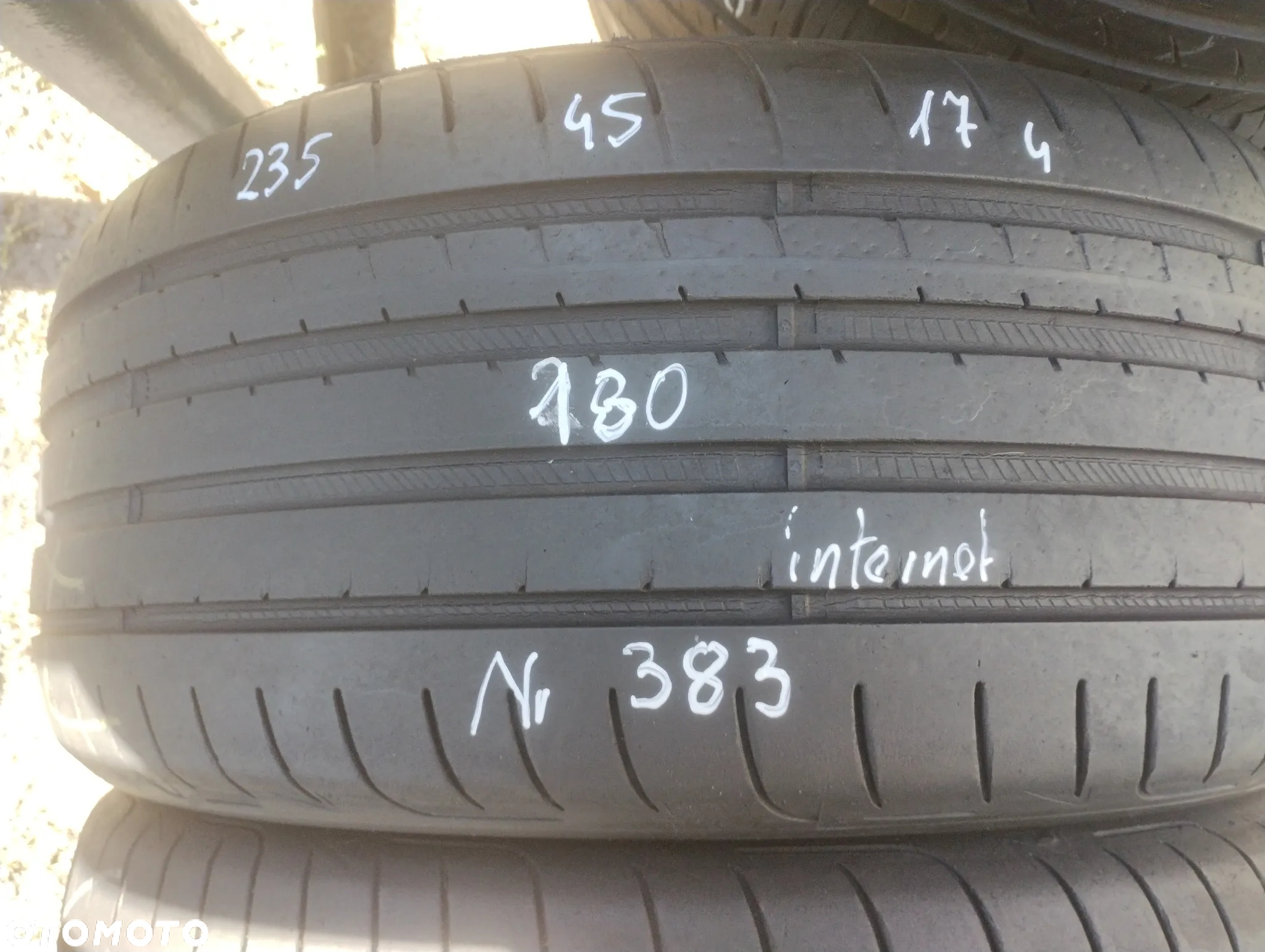 Goodyear 235/45/17 nr 383 - 2
