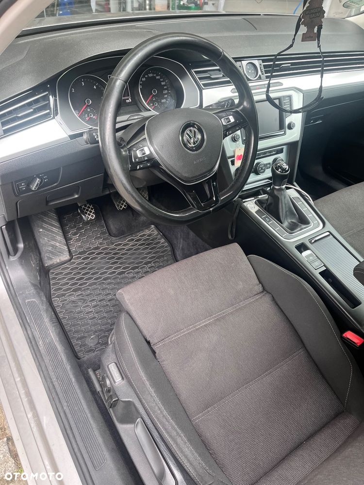Volkswagen Passat 2.0 TDI BMT Comfortline - 17