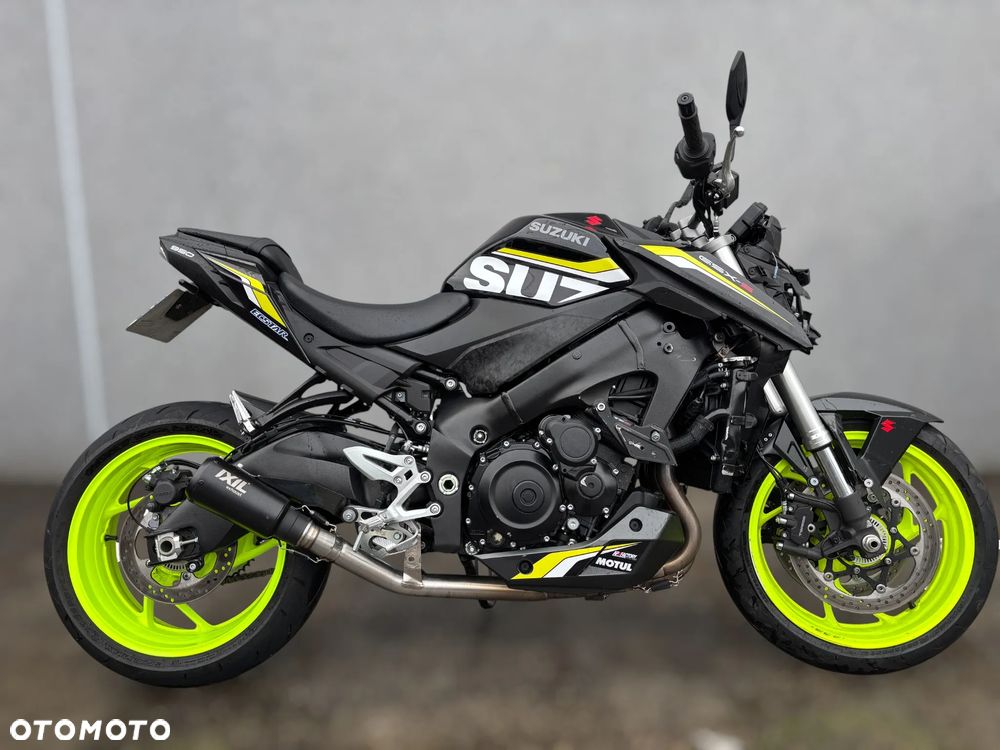 Suzuki GSX - 2