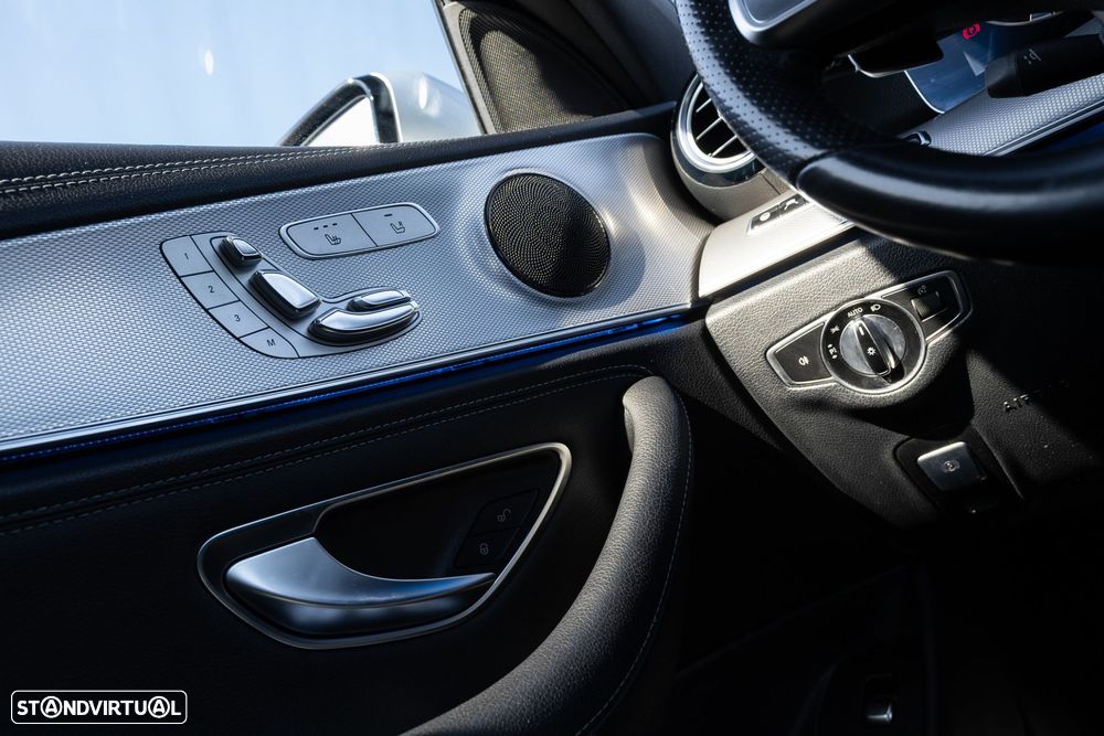Mercedes-Benz E 300 de AMG Line - 25