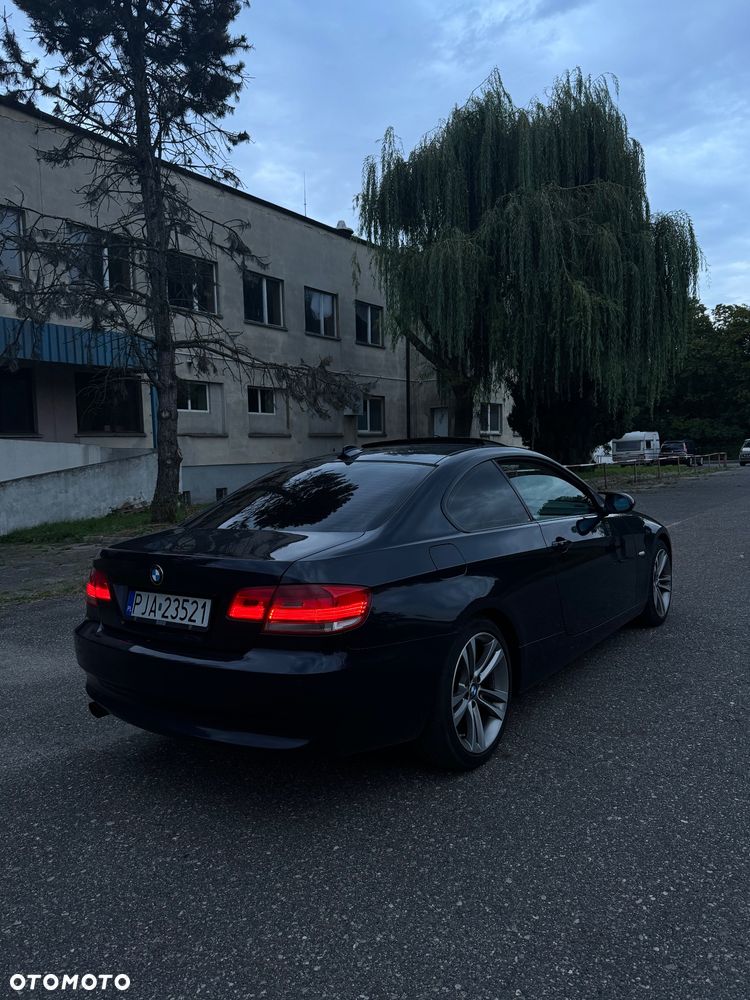BMW Seria 3 320d - 4