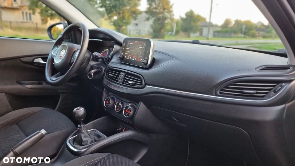 Fiat Tipo 1.6 MultiJet 16v Lounge - 12