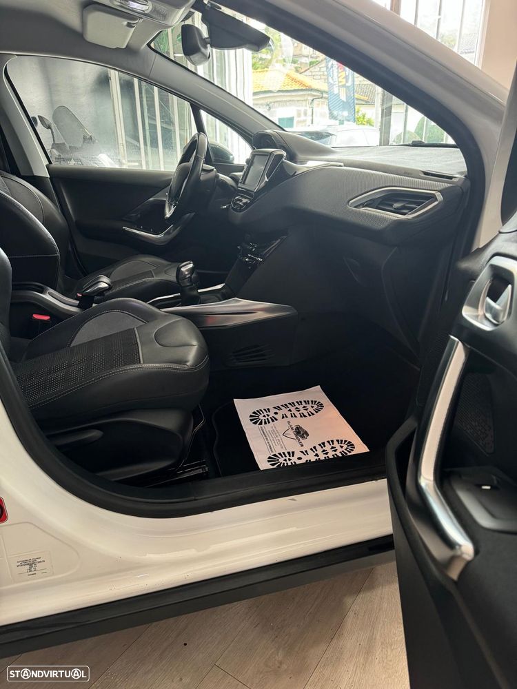 Peugeot 2008 PureTech 82 Allure - 11